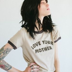 Bee and the fox love your mother tee